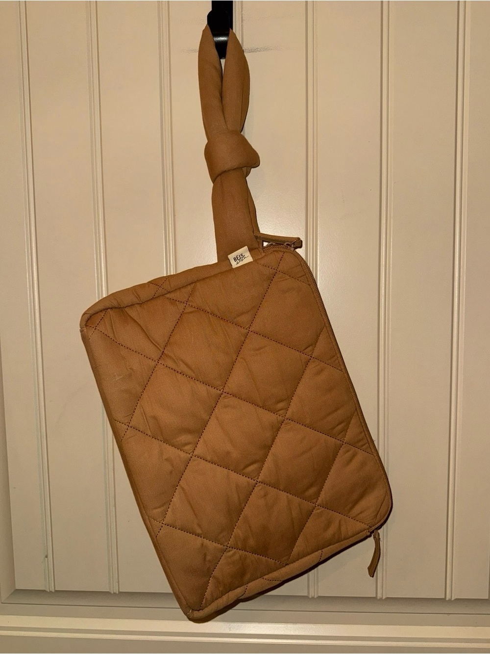 BÉIS x Elsa Hosk Quilted Changing Clutch in Wild Child Tan